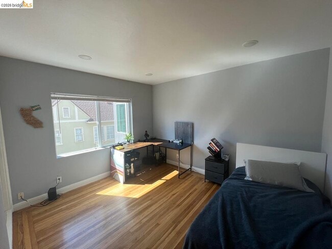 Photo - 2554 Virginia St