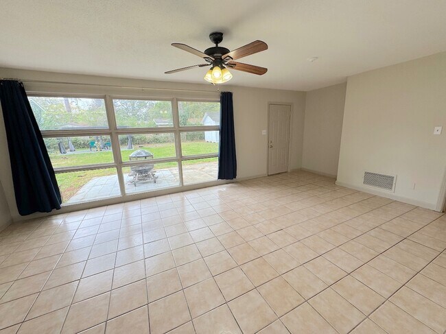 Photo - 106 Paradise Dr