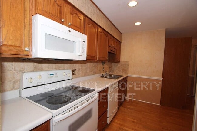 Photo - 1184 Holz Ave