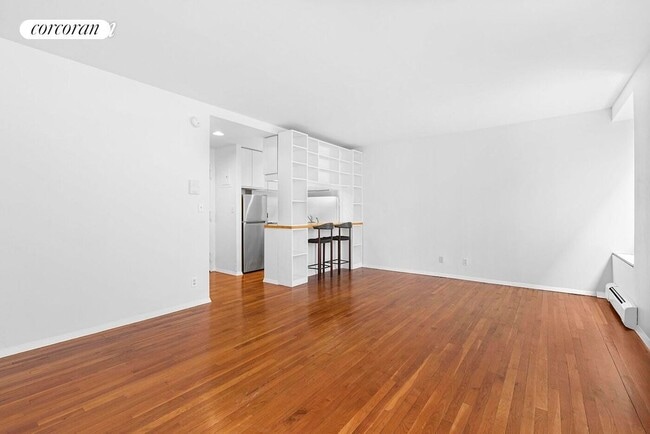 Photo - 250 W 88th St