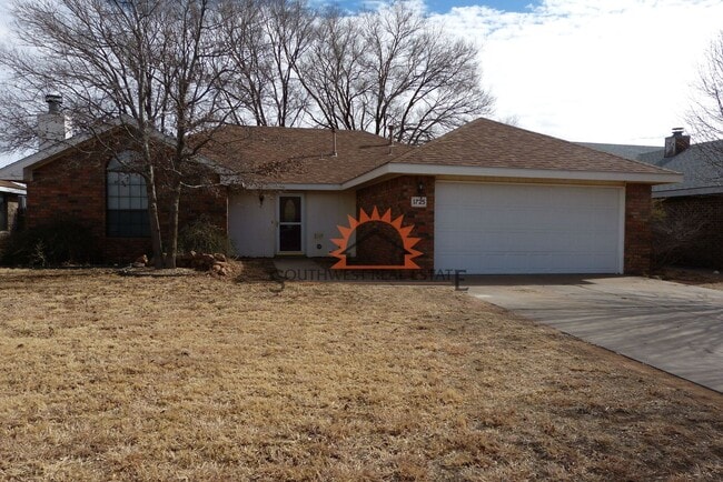 Building Photo - Lovely 3 bedroom 2 bathroom brick home wit...