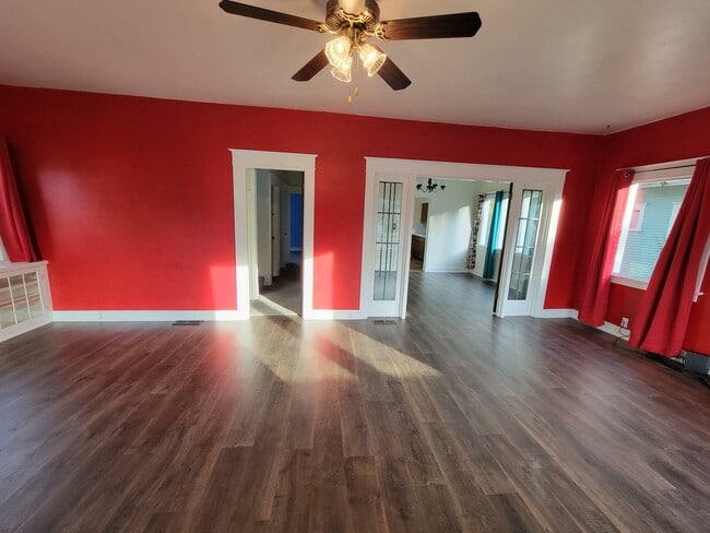 Photo - 3709 Hoyt Ave