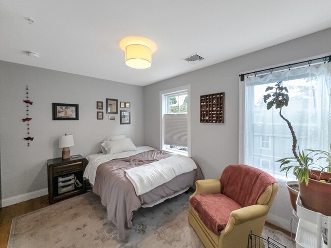 Photo - 19 Iona St Unit 3