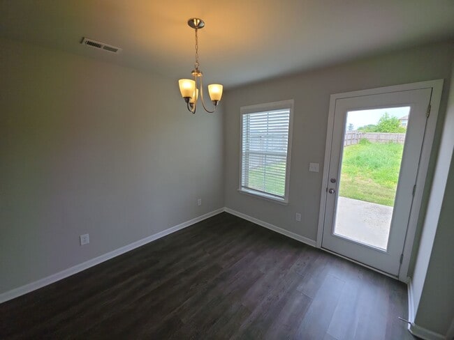 Photo - 121 Hulsey Ln