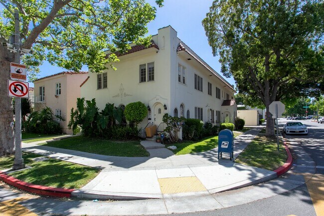 Photo - 201 S Arnaz Drive