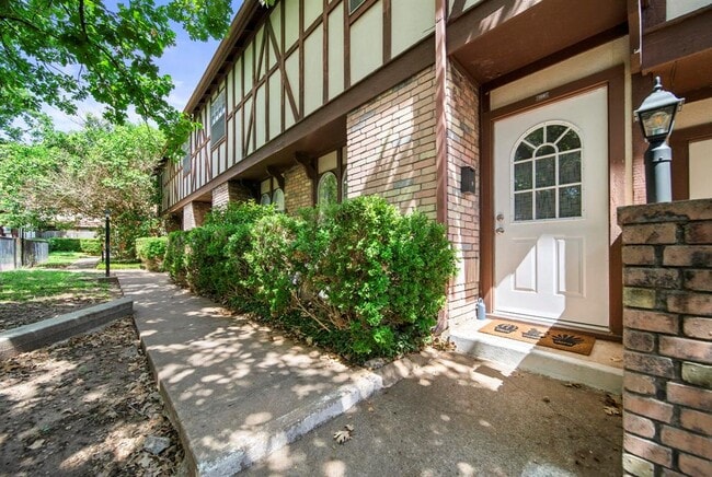 Photo - 7409 Shadow Hill Dr Unit 108
