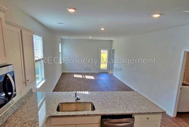 Photo - 817 Lilyford Ln
