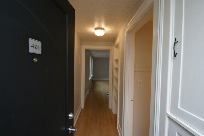 Oxford Crest Apartments