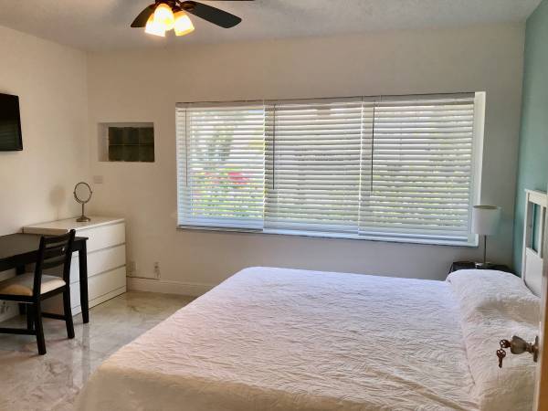 Photo - 3221 NE 7th St