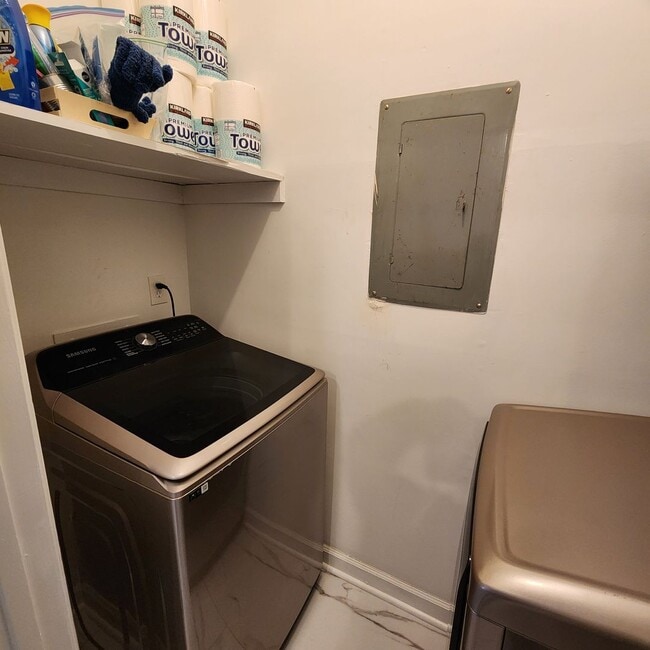 Photo - Beautiful End unit Townhome for rent