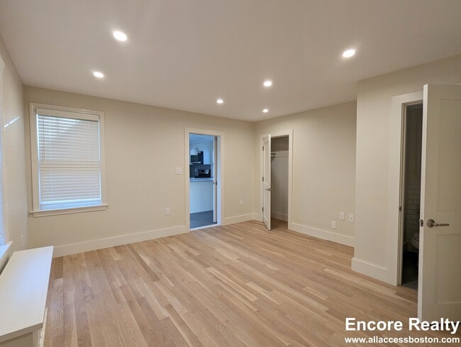 Photo - 550 Franklin St