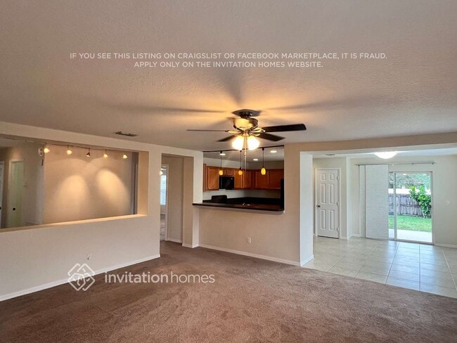 Photo - 391 SW Millard Dr