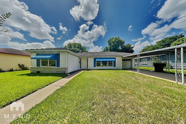 Building Photo - 7538 Vista Verde St