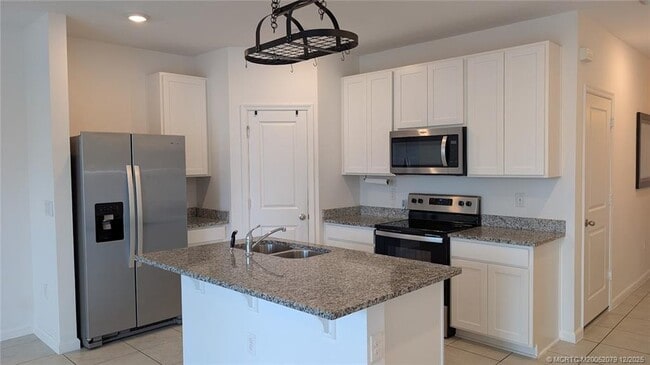 Photo - 373 SE Sea Hunt Wy