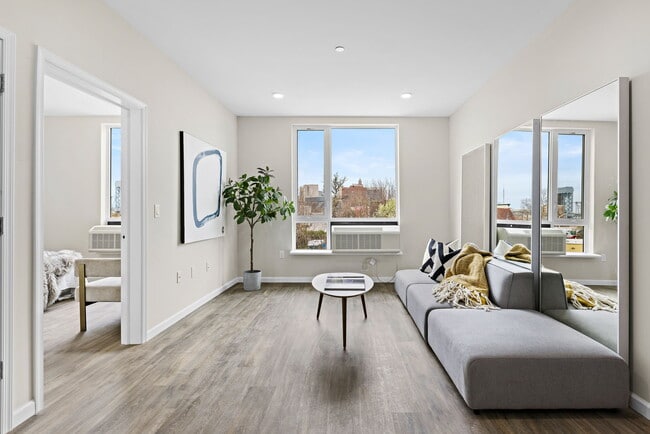 Photo - 313-315 Lake St