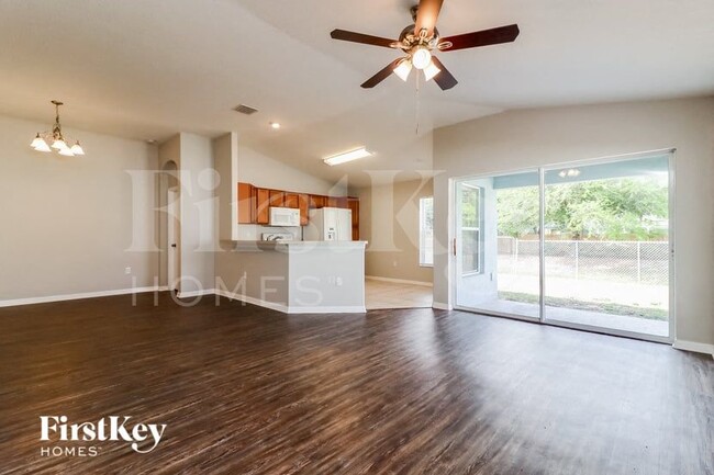 Photo - 826 Barrister Dr