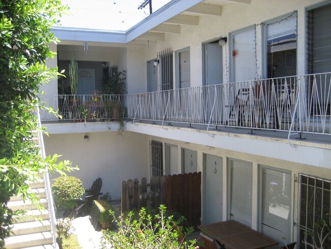 1909 Beachwood Dr Unit 17