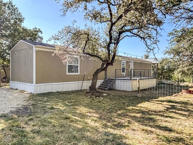 Move-In Ready Home Near Canyon Lake – Fres... - Move-In Ready Home Near Canyon Lake – Fres...