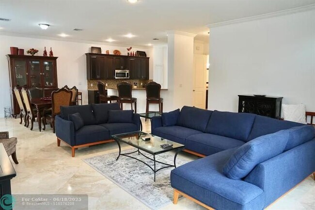 Photo - 700 SW 8th Way