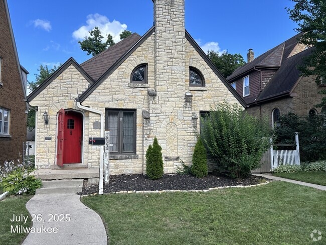 Building Photo - 3370 S Princeton Ave Rental