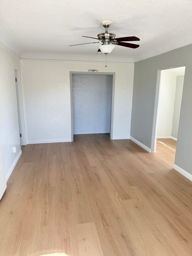 Building Photo - 43 W 52nd St Unit B