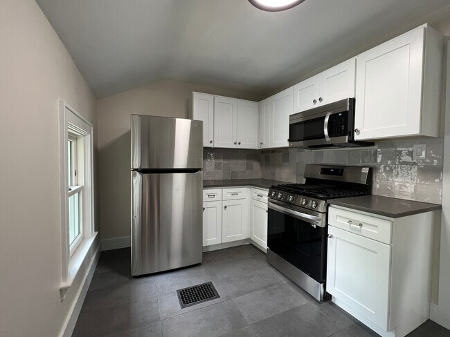Photo - 2537 SE 33rd Pl Unit Upstairs Duplex