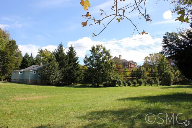 Building Photo - 1018 Quince Orchard Road Rental