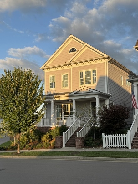 Photo - 613 Drummond St