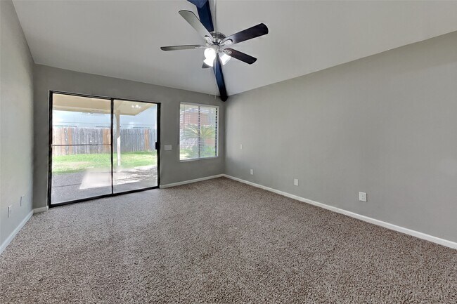 Photo - 8607 Pines Pl Dr