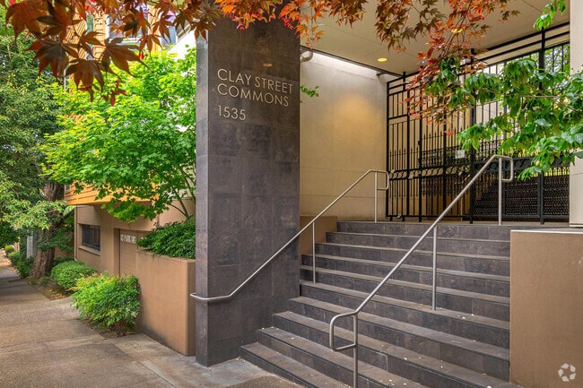 Building Photo - 1535 SW Clay St Unit 238 Rental