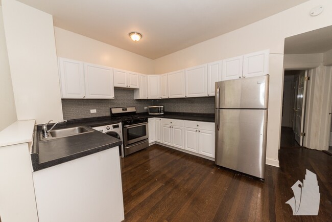 Photo - 646 W Roscoe St Condo