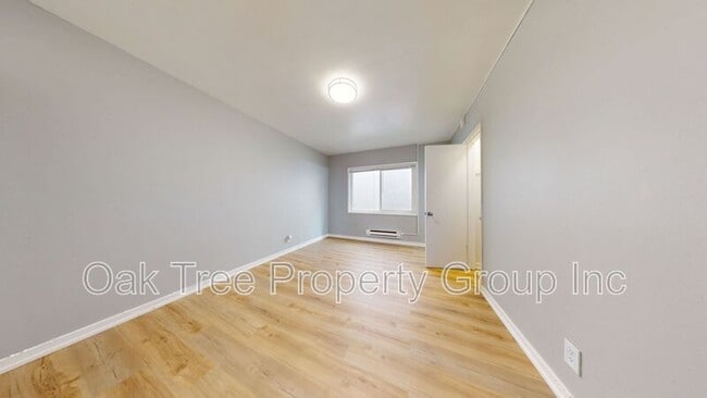 Oak Grove - 444 28th St.