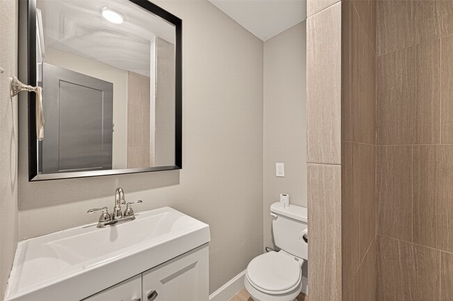 Building Photo - 5711 Brady St Unit 4