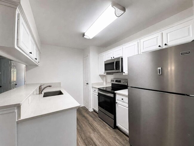 Building Photo - 305 N Arizona Dr Unit 307