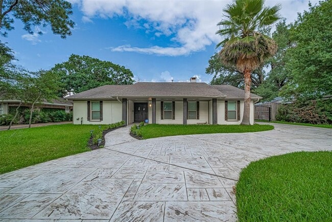 Photo - 2402 Chimney Rock Rd House