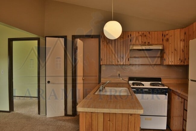 Photo - 459 1/2 Cedar St Rental