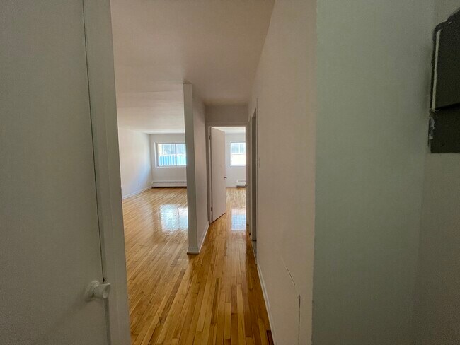 Photo - 4205 Av Bourret
