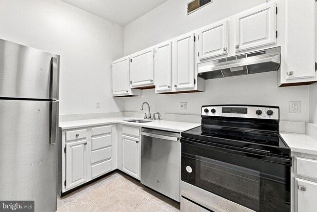 506 W 9th St
