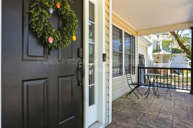 Photo - 7556 Woods Ridge Trace