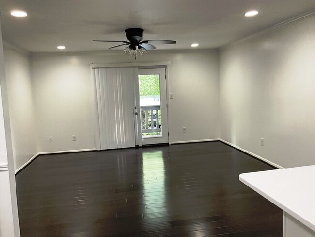 Living Room - 1001 Woodland Vlg Condo Unit 1001
