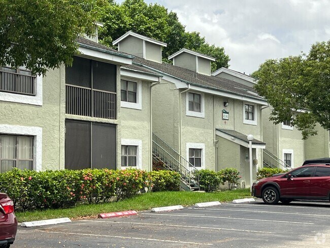 Building Photo - Pretty updated unit with New Flooring Rental