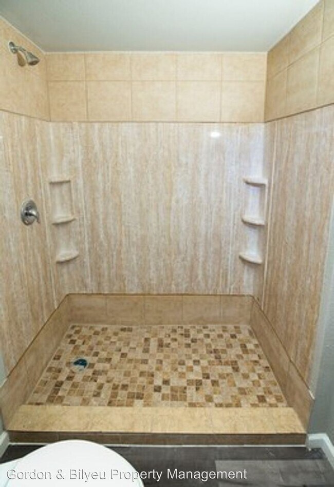 Photo - 911 W 22nd St