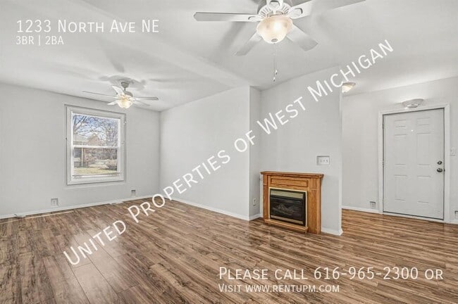 Photo - 1233 North Ave NE