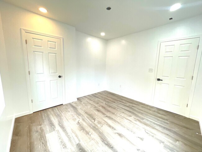 Photo - 32 Lester St Unit 2