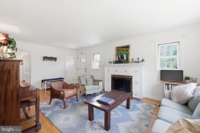 Photo - 7322 Edmonston Rd