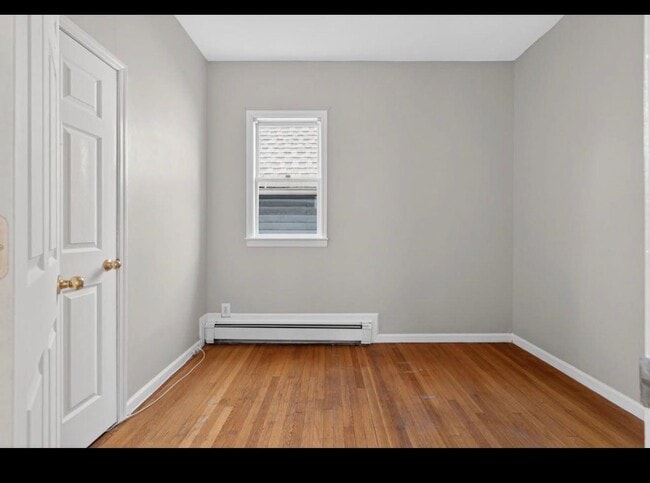 Photo - 14 W 30th St