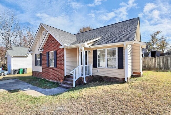 Photo - Renovated 3BD/2BA Ranch Home in Summit Hills!
