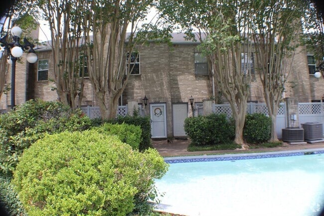 Building Photo - 6000 Reims Rd Unit 2006 Rental
