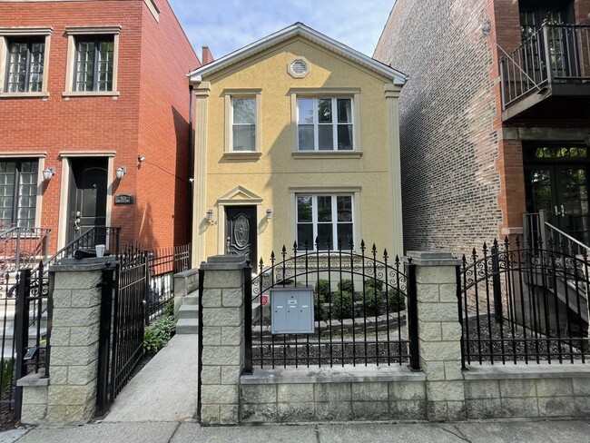 Building Photo - 1624 W Huron St Unit 2
