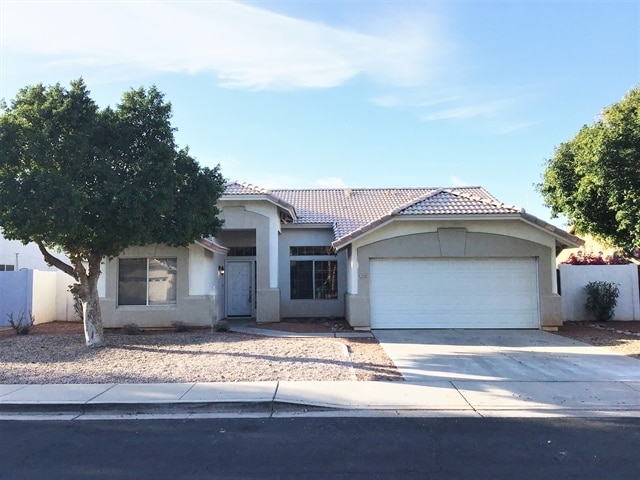 Building Photo - 7453 E Florian Ave